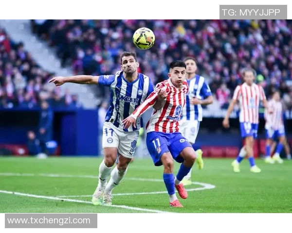 西甲足球明星合影珍藏集展示各大球星风采与精彩瞬间